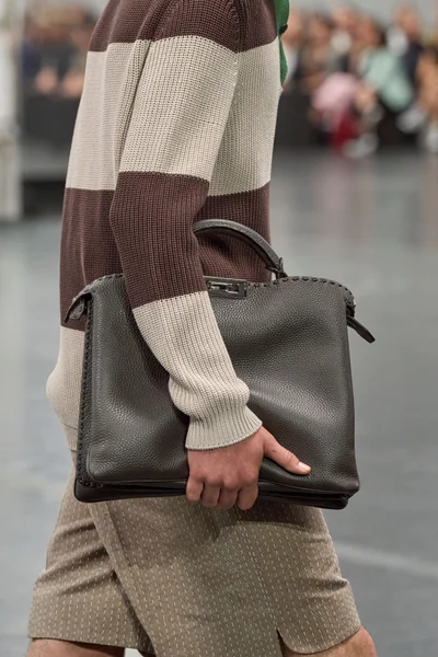 Look 37